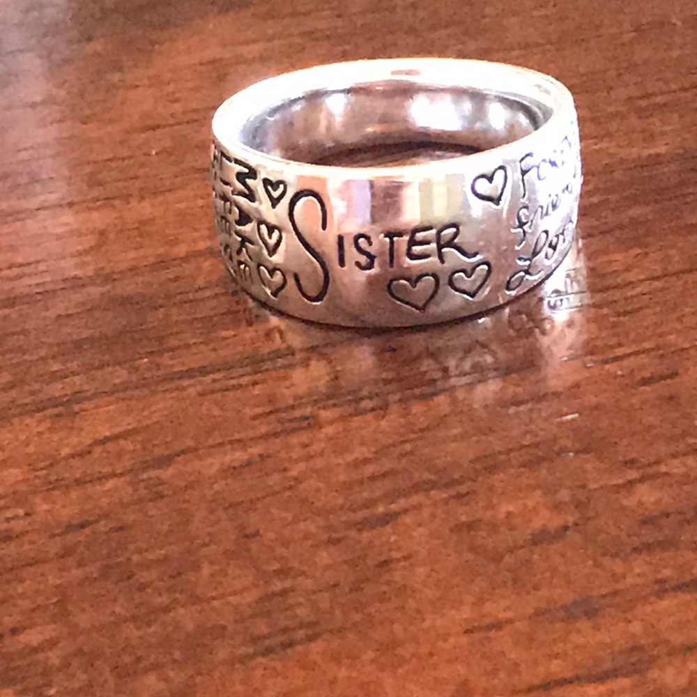 Sisters ring